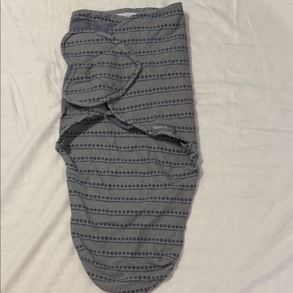 Swaddle me Gray Patterned baby swaddle 0-3M